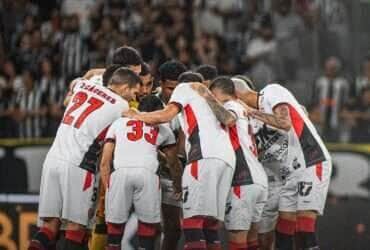 Vitória x Fortaleza: Onde assistir ao vivo, escalações e tudo sobre o duelo nordestino da 4ª rodada do Brasileirão. Imagem: Victor Ferreira EC Vitória