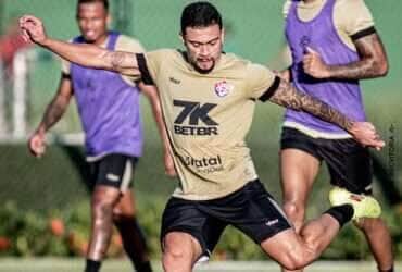 Vitória x Flamengo neste domingo (6) pelo Brasileirão 2025: onde assistir, escalações e tudo sobre o duelo no Barradão. Imagem: Victor Ferreira EC Vitória
