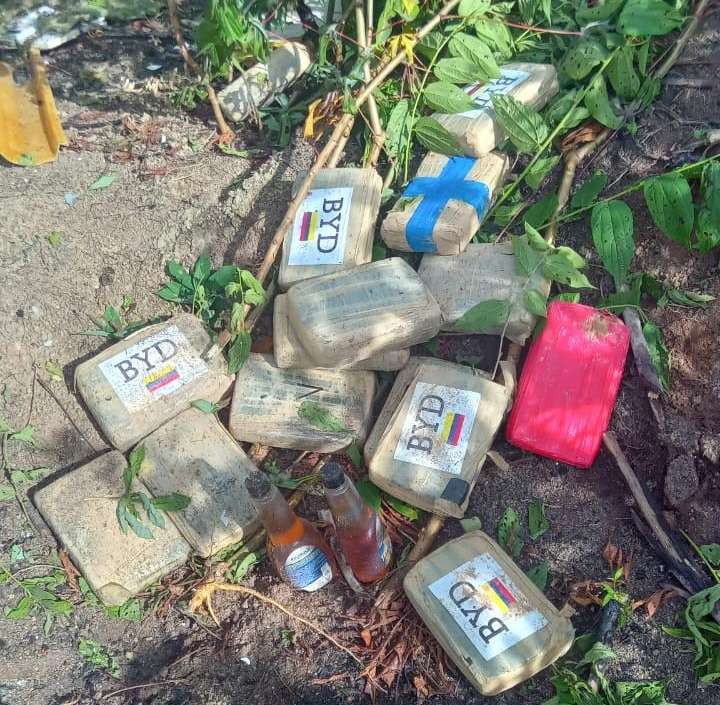 Operação Tolerância Zero apreende 51 tabletes de skunk; dois bolivianos ficam feridos e são presos pela Polícia Federal
