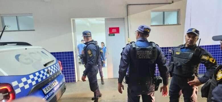 Conflito entre ex-companheiros envolve facadas e agressão física; ambos alegam legítima defesa 