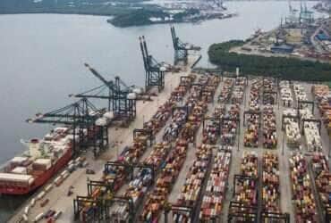O Porto de Santos responde por quase 30% da balança comercial do país. Importação, exportação, balança comercial, porto, navio, container,  comércio exterior - Foto: Divulgação/Porto de Santos