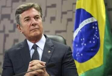 Brasília - O senador Fernando Collor durante audiência pública na Comissão de Relações Exteriores e Defesa Nacional, do Senado, para debater questões ligadas à soberania nacional e aos projetos estratégicos do Exército do Brasil (Marcelo