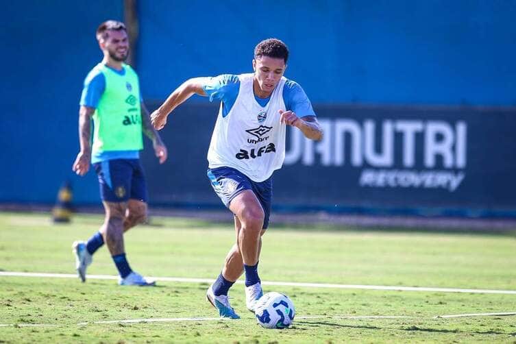 São Paulo x Grêmio: onde assistir, escalações e tudo sobre o duelo no Morumbi pelo Brasileirão. Imagem: Lucas Uebel/GFBPA