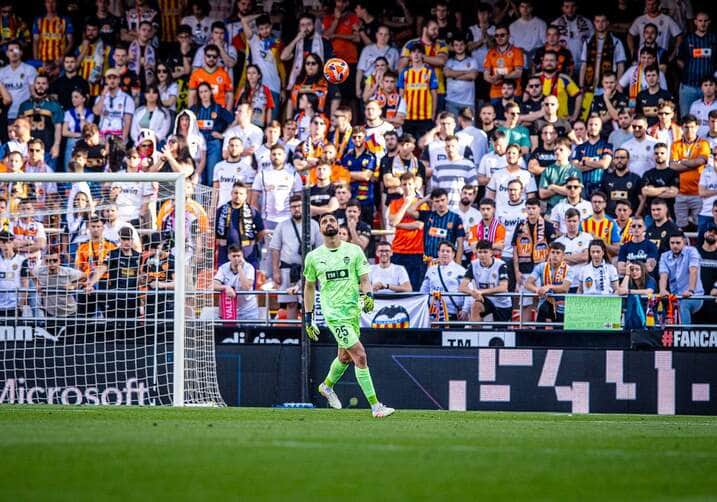 Real Betis x Valencia: onde assistir ao vivo, prováveis escalações e tudo sobre o jogo da La Liga. Imagem: Divulgação Valencia Real Betis x Valencia: onde assistir ao vivo, prováveis escalações e tudo sobre o jogo da La Liga. Imagem: Divulgação Valencia
