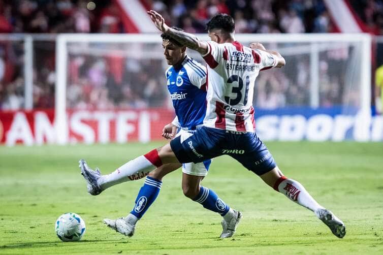 Cruzeiro x Unión Santa Fe: Onde assistir ao vivo e as escalações do confronto pela Sul-Americana. Imagem: Gustavo Aleixo/Cruzeiro Cruzeiro x Unión Santa Fe: Onde assistir ao vivo e as escalações do confronto pela Sul-Americana. Imagem: Gustavo Aleixo/Cruzeiro
