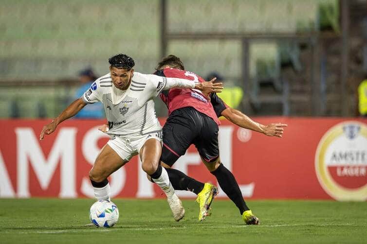 Atlético-MG x Caracas: onde assistir, escalações e tudo sobre o jogo decisivo da Sul-Americana. Imagem: Pedro Souza/Atlético