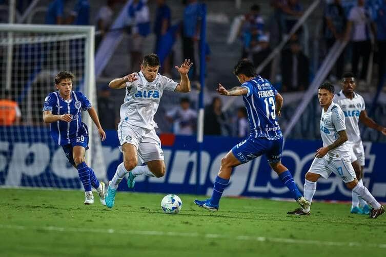 Grêmio x Godoy Cruz: onde assistir, escalações e tudo sobre o confronto decisivo da Sul-Americana. Imagem: Lucas Uebel/GFBPA Grêmio x Godoy Cruz: onde assistir, escalações e tudo sobre o confronto decisivo da Sul-Americana. Imagem: Lucas Uebel/GFBPA