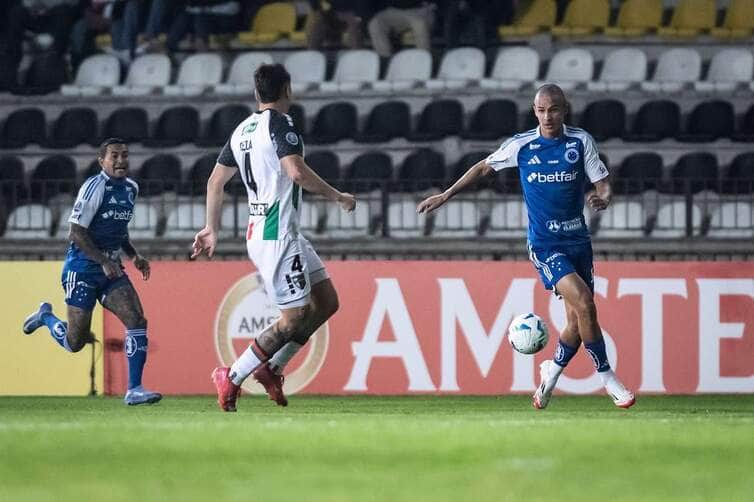 Cruzeiro recebe o Palestino no Mineirão: onde assistir ao vivo e prováveis escalações pela Sul-Americana. Imagem: Gustavo Aleixo/Cruzeiro Cruzeiro recebe o Palestino no Mineirão: onde assistir ao vivo e prováveis escalações pela Sul-Americana. Imagem: Gustavo Aleixo/Cruzeiro