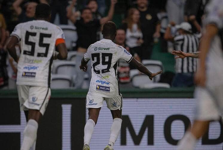 Vasco x Operário: Onde assistir, escalações e tudo sobre o duelo decisivo na Copa do Brasil. Imagem: @enzobinotto • OFEC Vasco x Operário: Onde assistir, escalações e tudo sobre o duelo decisivo na Copa do Brasil. Imagem: @enzobinotto • OFEC