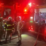 Fogo de grandes proporções destrói casa em Várzea Grande
