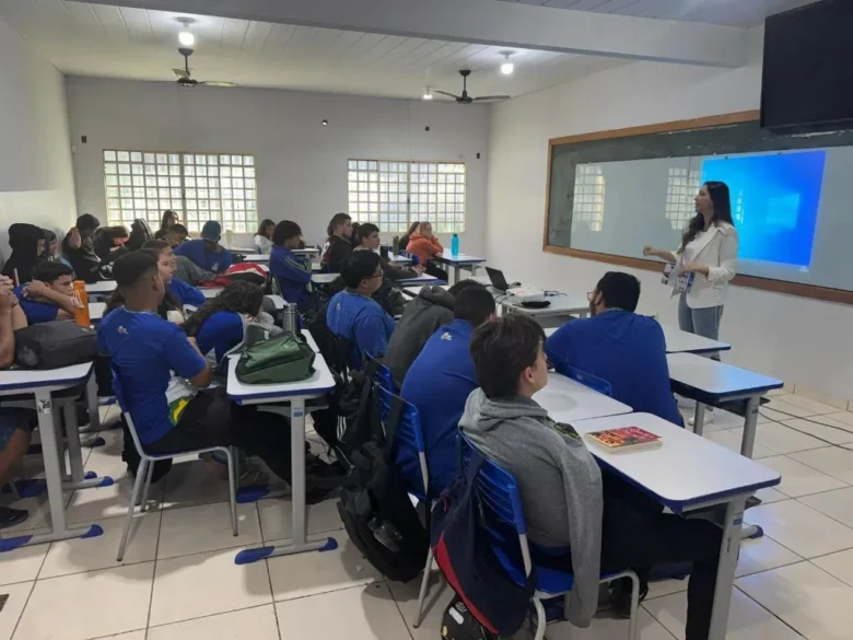 Crédito e empreendedorismo chegam a escolas públicas de Cuiabá (MT)
