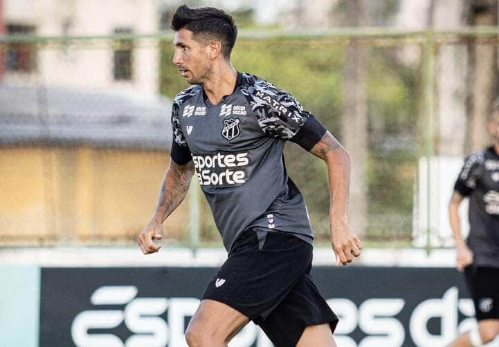 Santos x Ceará: onde assistir, escalações e tudo sobre o confronto desta segunda pelo Brasileirão 2025. Imagem: Gabriel Silva Ceará SC Santos x Ceará: onde assistir, escalações e tudo sobre o confronto desta segunda pelo Brasileirão 2025. Imagem: Gabriel Silva Ceará SC
