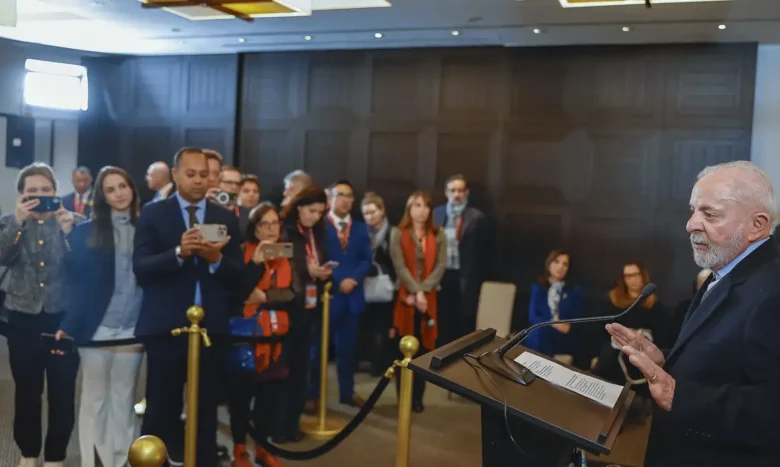 Lula diz que pedira a Putin que participe de negociacao com Zelensky