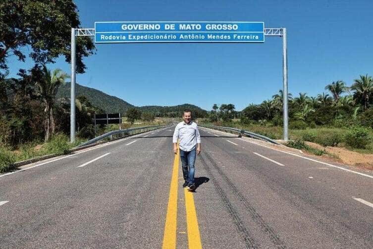 Mato Grosso tira agrovila do isolamento com asfalto de R 93 milhoes em Santo Antonio do Leverger