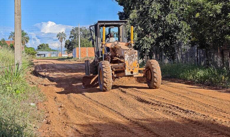 Prefeitura intensifica servicos de recuperacao e manutencao de vias nos bairros de Caceres