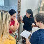 Primeira dama de Cuiaba articula solucao temporaria para criancas de creche atingida por chuvas