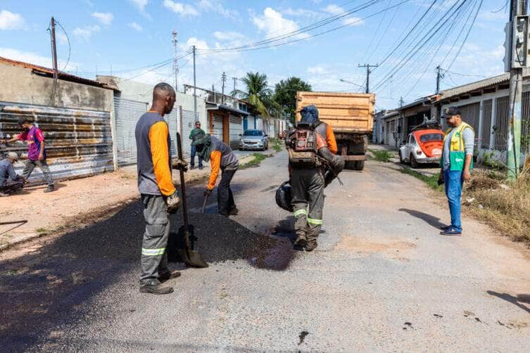Ruas do Pascoal Ramos em Cuiaba sao revitalizadas com operacao tapa buraco