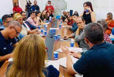 Servidores da educacao de Varzea Grande recebem reajuste salarial de 627