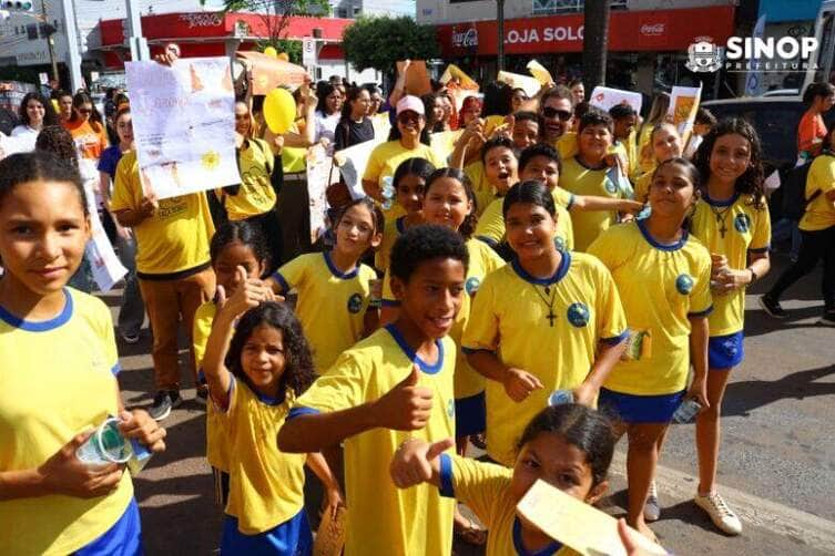 Sinop encerra Maio Laranja com caminhada que une sociedade contra a violencia sexual infantil