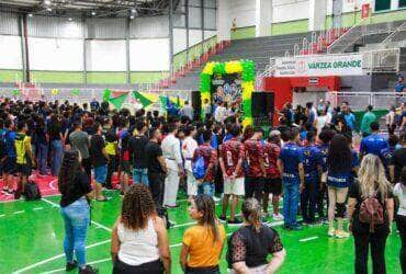 Várzea Grande premia vencedores dos Jogos Estudantis 2025 em solenidade