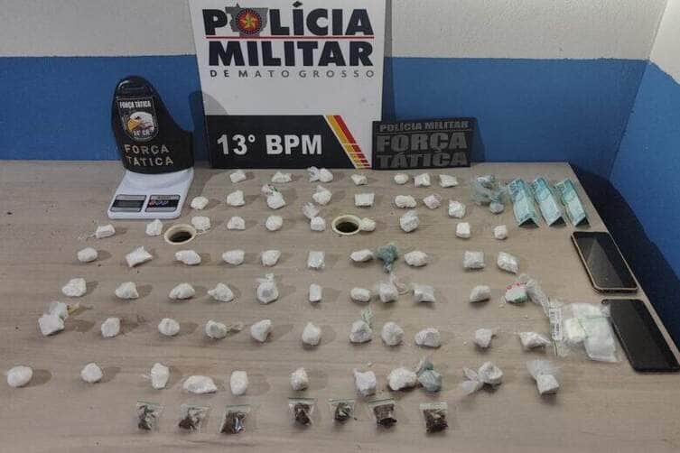 Suspeita seria integrante de facção criminosa e foi flagrada com porções de cocaína e maconha no bairro Vida Nova II