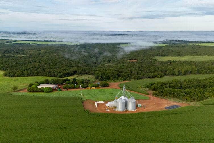 armazem milho fazenda