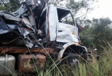 Grave colisão entre carretas é registrada na BR-158 em Mato Grosso