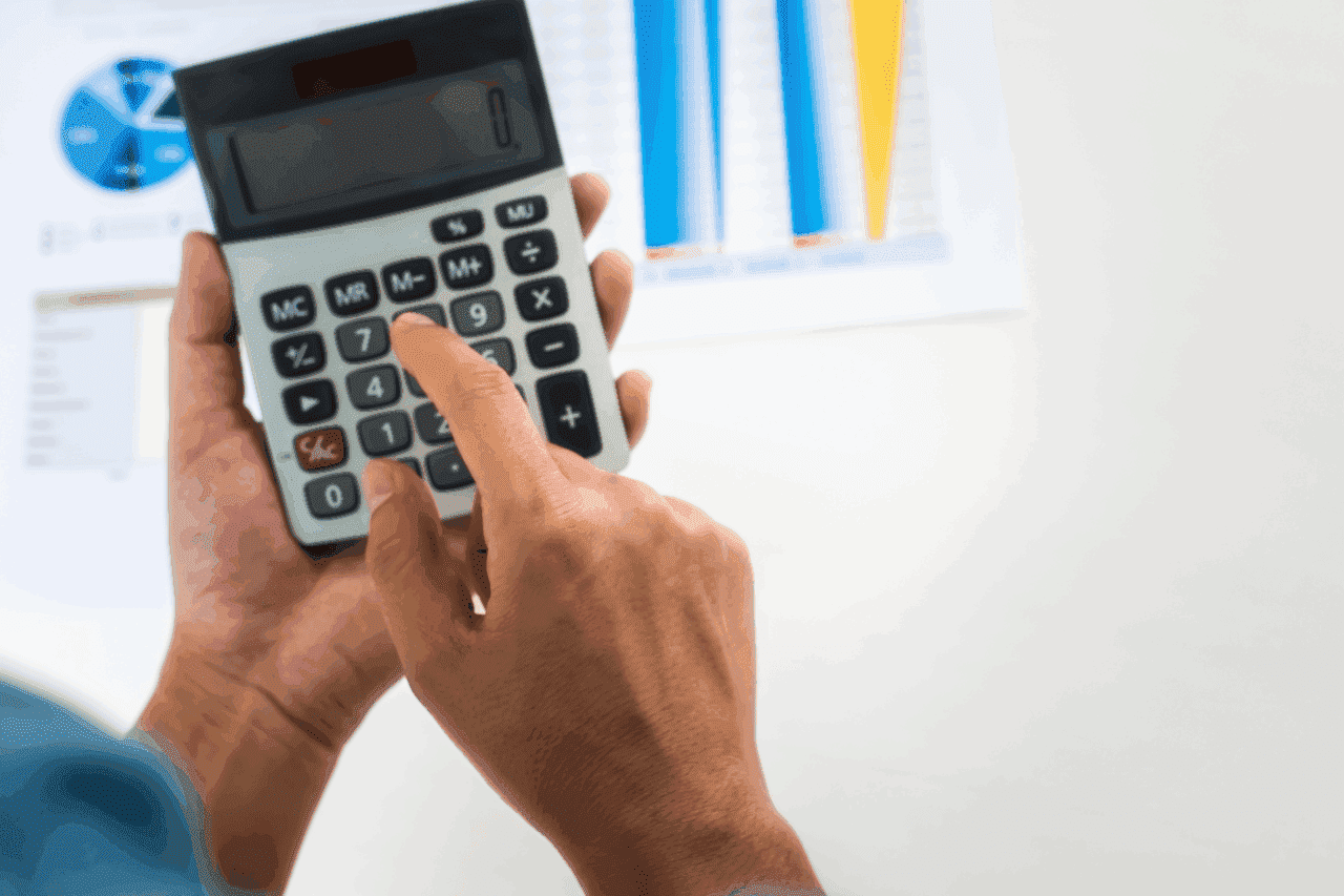 Como calcular os gastos domésticos e evitar o sufoco financeiro 85 foto de calculadora-imagem de calculadora