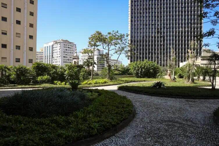 Rio de Janeiro (RJ), 06/05/2025 – Jardins projetados por Roberto Burle Marx no Palácio Gustavo Capanema, no centro do Rio de Janeiro. Foto: Tomaz Silva/Agência Brasil