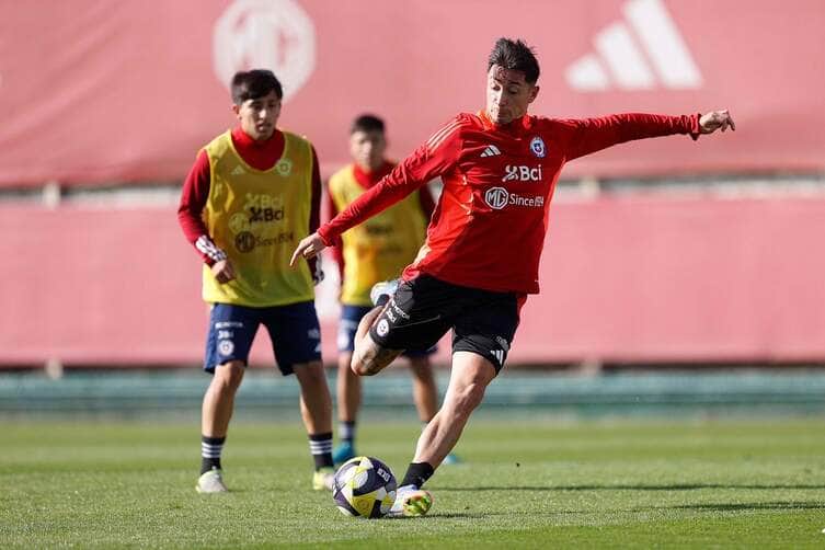 Bolívia x Chile: onde assistir, escalações e tudo sobre o confronto das Eliminatórias da Copa de 2026. Imagem: Divulgação Selección Chilena Bolívia x Chile: onde assistir, escalações e tudo sobre o confronto das Eliminatórias da Copa de 2026. Imagem: Divulgação Selección Chilena