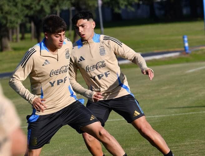 Chile x Argentina: Onde assistir, escalações e tudo sobre o clássico das Eliminatórias. Imagem: Divulgação Seleção argentina Chile x Argentina: Onde assistir, escalações e tudo sobre o clássico das Eliminatórias. Imagem: Divulgação Seleção argentina