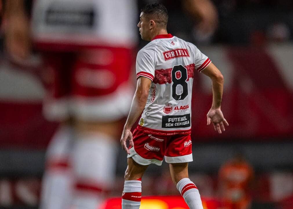 Lance de CRB x América-MG. Imagem: @franciscocedrimfotografia Lance de CRB x América-MG. Imagem: @franciscocedrimfotografia