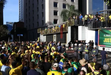Ato reúne milhares em SP em apoio a Bolsonaro e pede anistia