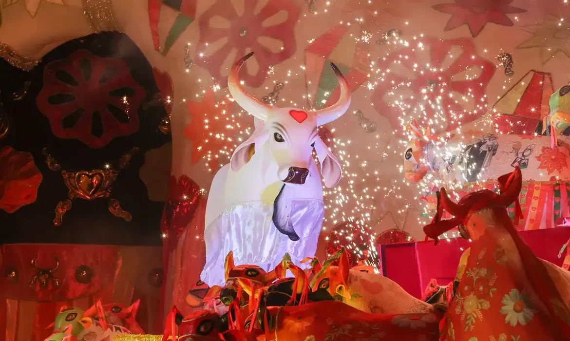 Boi vence festival de Parintins e quebra hegemonia rival