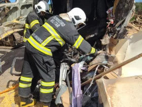 Bombeiros fazem resgate após grave colisão na BR-158 em Confresa