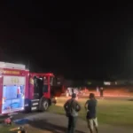 Bombeiros socorrem vítimas após colisão lateral em Sinop