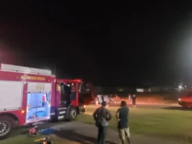 Bombeiros socorrem vítimas após colisão lateral em Sinop