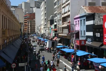 Comércio registra fechamento de vagas em março, aponta FecomércioSP