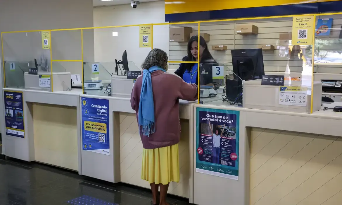 Correios ampliam atendimento para 1,3 milhão de aposentados sobre débitos