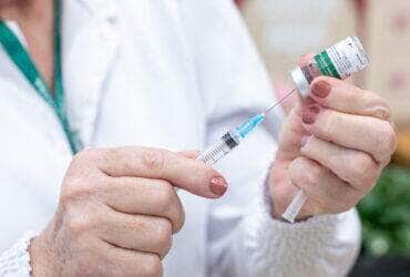 Cuiaba promove 3a rodada de vacinacao contra gripe em shoppings