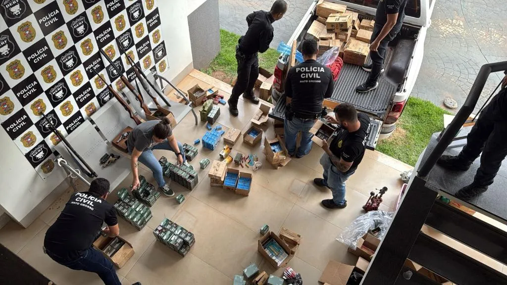 Polícia Civil apreende arsenal com 44 mil munições em operação contra comércio ilegal