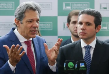 Equipe econômica apresenta alternativas ao IOF em reunião com líderes
