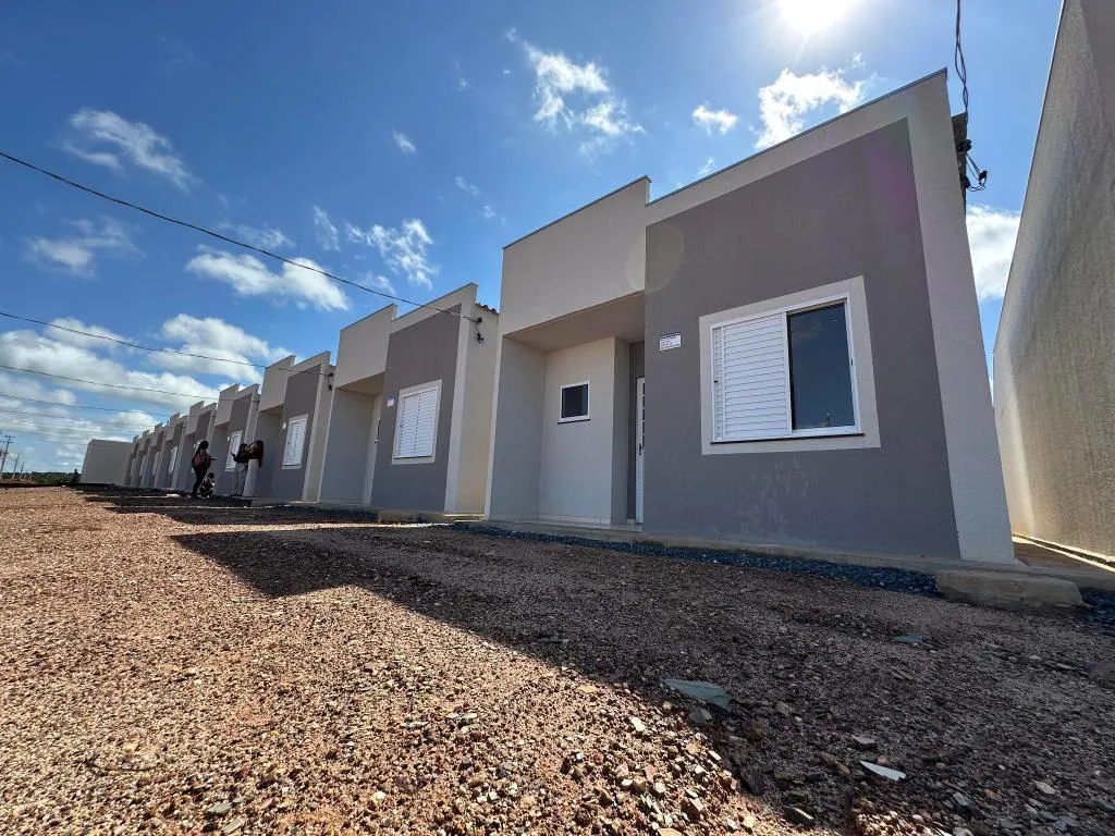 Famílias com renda de até R$ 12 mil garantem subsídio no programa Habitação