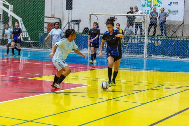 Final do futsal nos Jogos Estudantis Cuiabanos e marcada por rivalidade e publico recorde