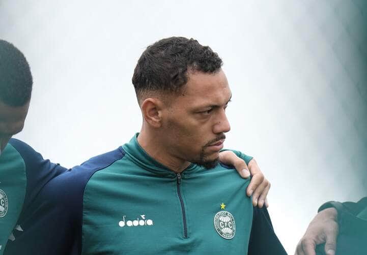 Botafogo-SP x Coritiba: Onde assistir, escalações e tudo sobre o duelo da Série B. Imagem: Gabriel Thá Coritiba