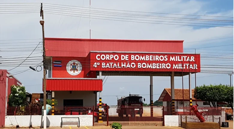 Tombamento de carreta com etanol interdita BR-163 em Mato Grosso