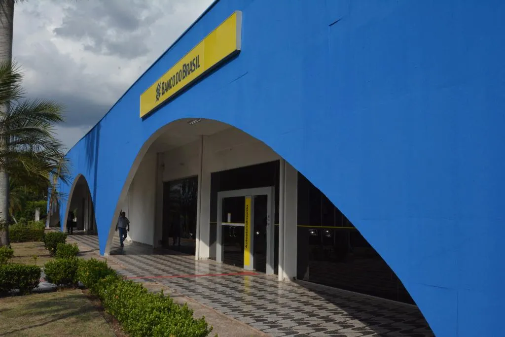 Governo antecipa pagamento de salário a servidores em Mato Grosso