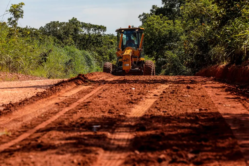 Governo licita asfalto em Mato Grosso e anuncia obras em quatro cidades