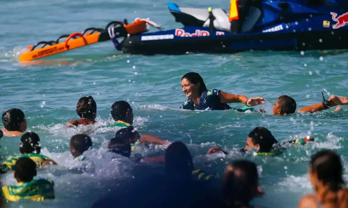 Brasil encerra etapa da WSL sem títulos e destaca surfista Luana