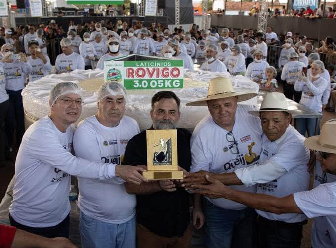 Queijo de 3 toneladas coloca cidade de Mato Grosso no mapa dos recordes nacionais 82 Maior queijo do Brasil
